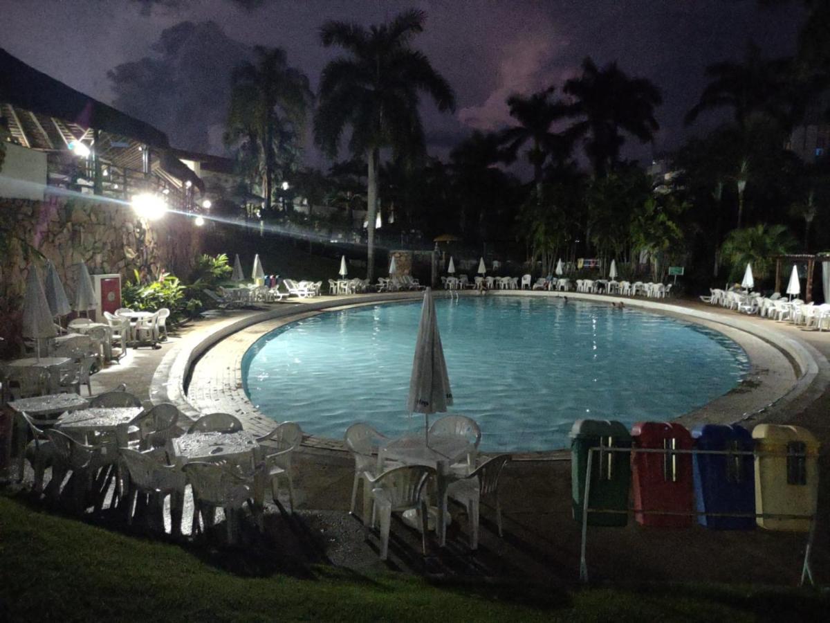 Hot Springs Flat Master Luxo Com Banheira * Caldas Novas